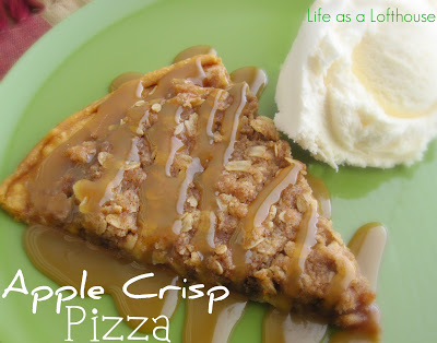 Apple Crisp Pizza is apples, cinnamon, and sugary oats over a flaky pie crust. Life-in-the-Lofthouse.com