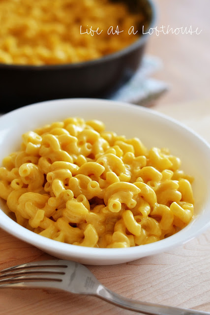 Skillet Creamy Macaroni and Cheese