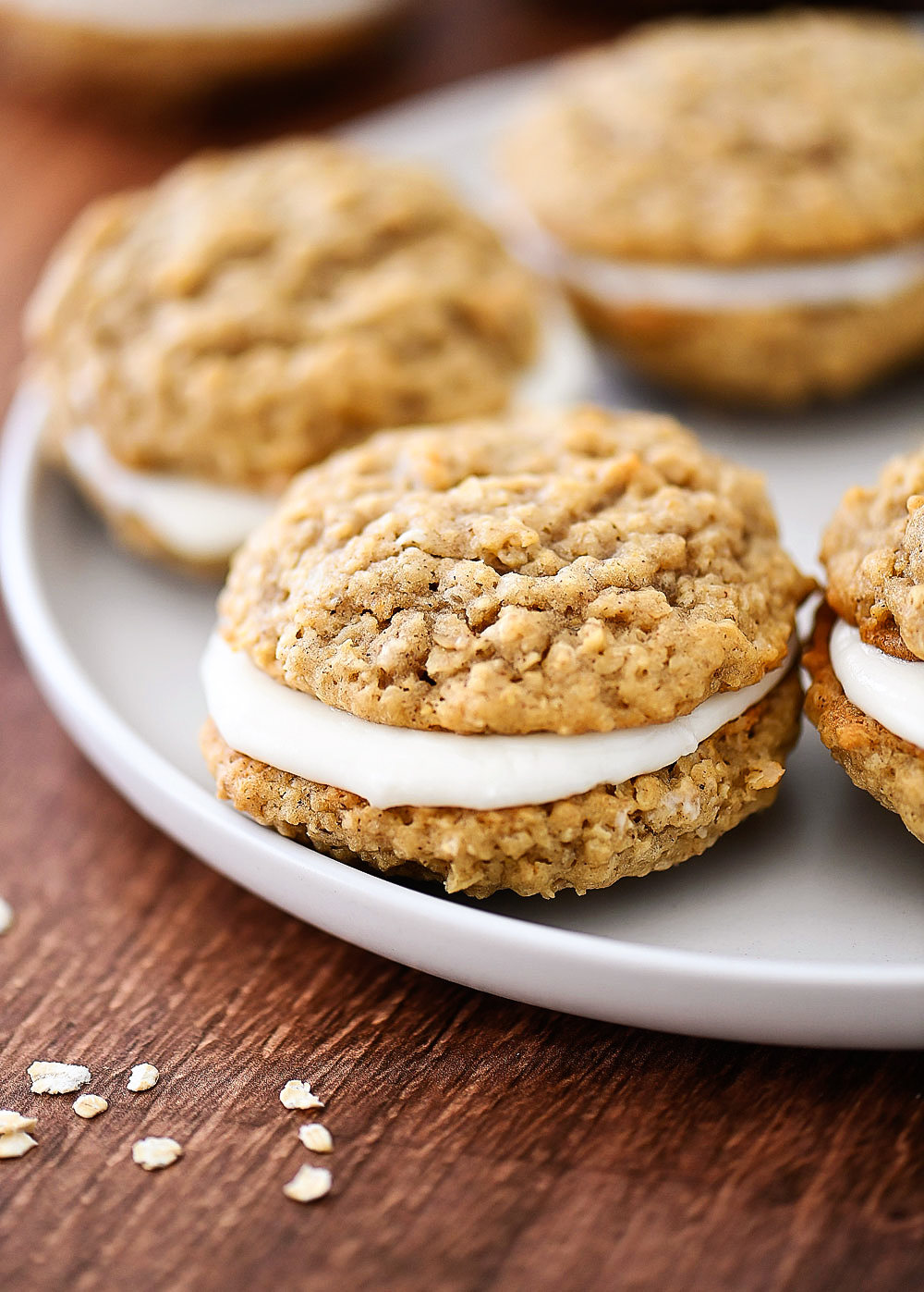 Oatmeal Cream Pies are two cinnamon oatmeal cookies with a lovely cream cheese filling. Life-in-the-Lofthouse.com