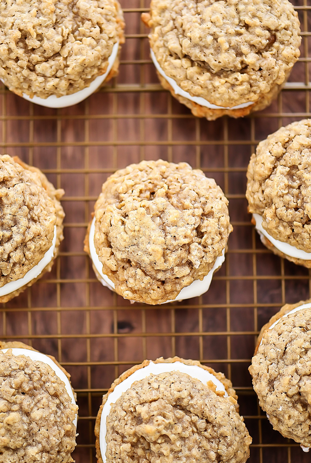Oatmeal Cream Pies are two cinnamon oatmeal cookies with a lovely cream cheese filling. Life-in-the-Lofthouse.com