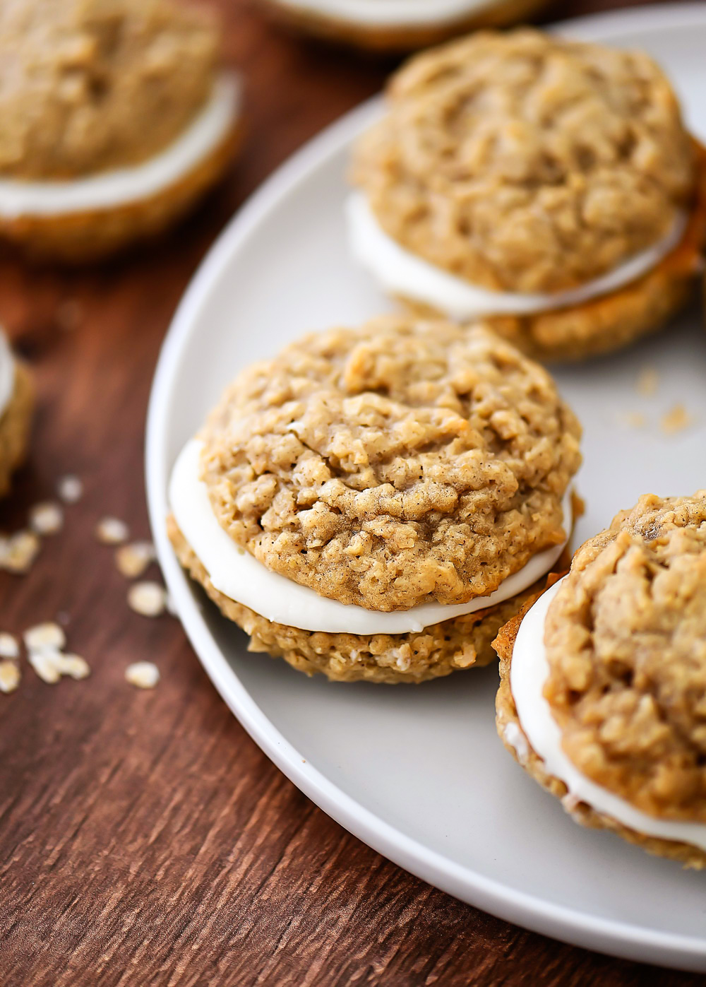 Oatmeal Cream Pies are two cinnamon oatmeal cookies with a lovely cream cheese filling. Life-in-the-Lofthouse.com