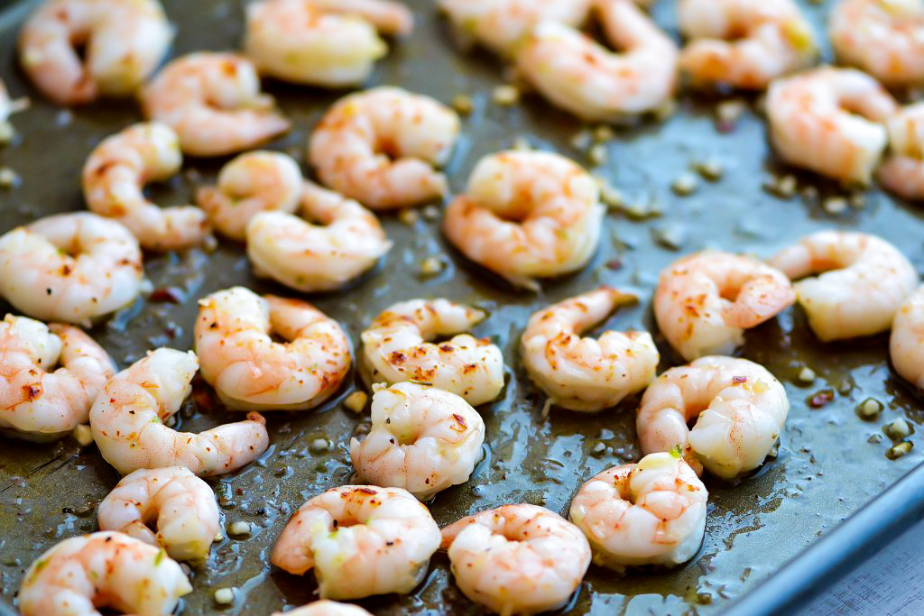 Honey lime shrimp is baked shrimp with a hint of lime, honey and spice. Life-in-the-Lofthouse.com