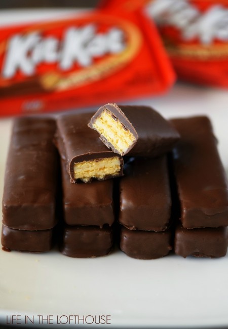 Delicious Kit Kat candy bar copycats made with only 2 ingredients. Life-in-the-Lofthouse.com