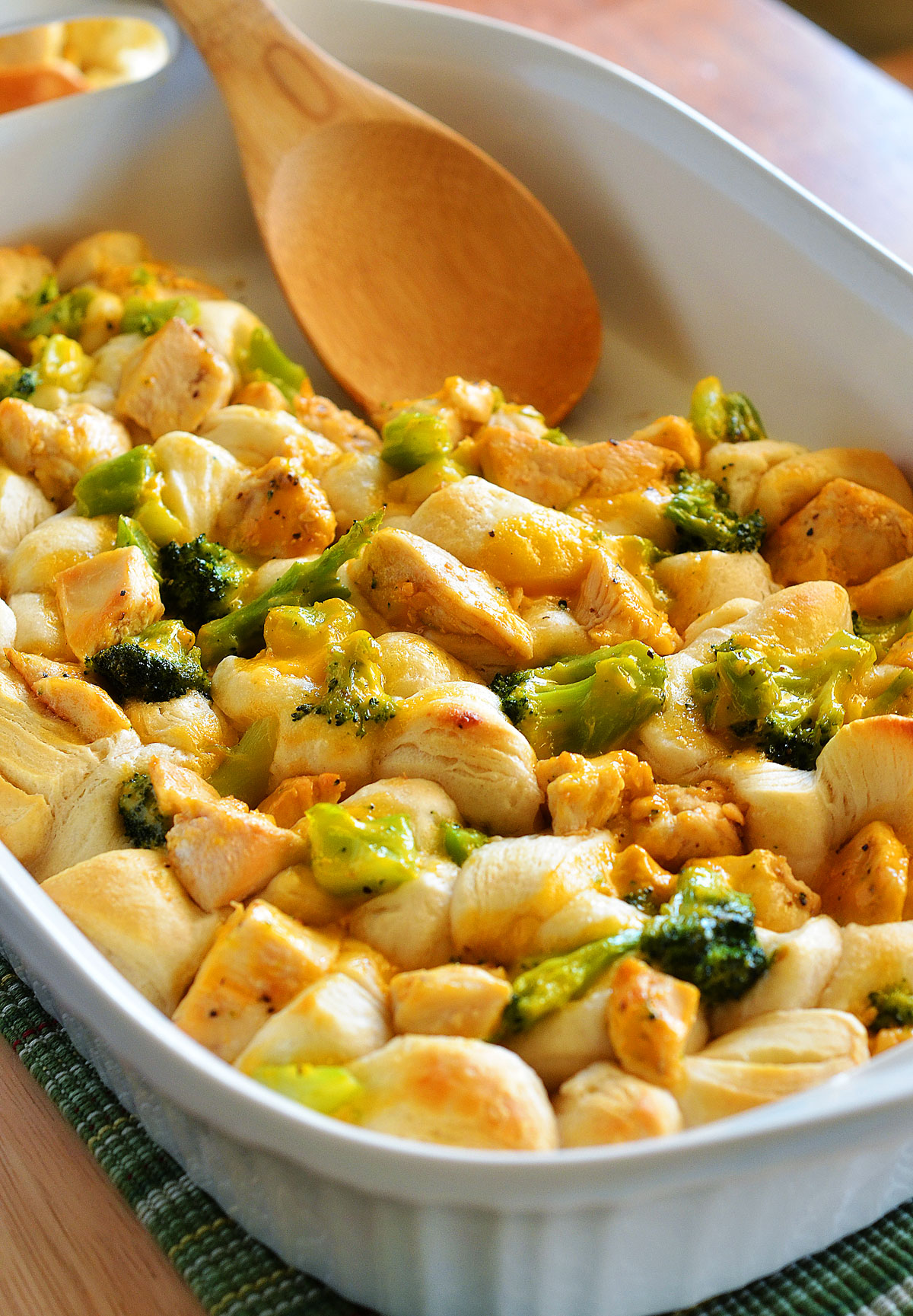 Chicken Broccoli Bubble Up Bake is a delicious, cheesy dinner made with only 3 ingredients. Life-in-the-Lofthouse.com