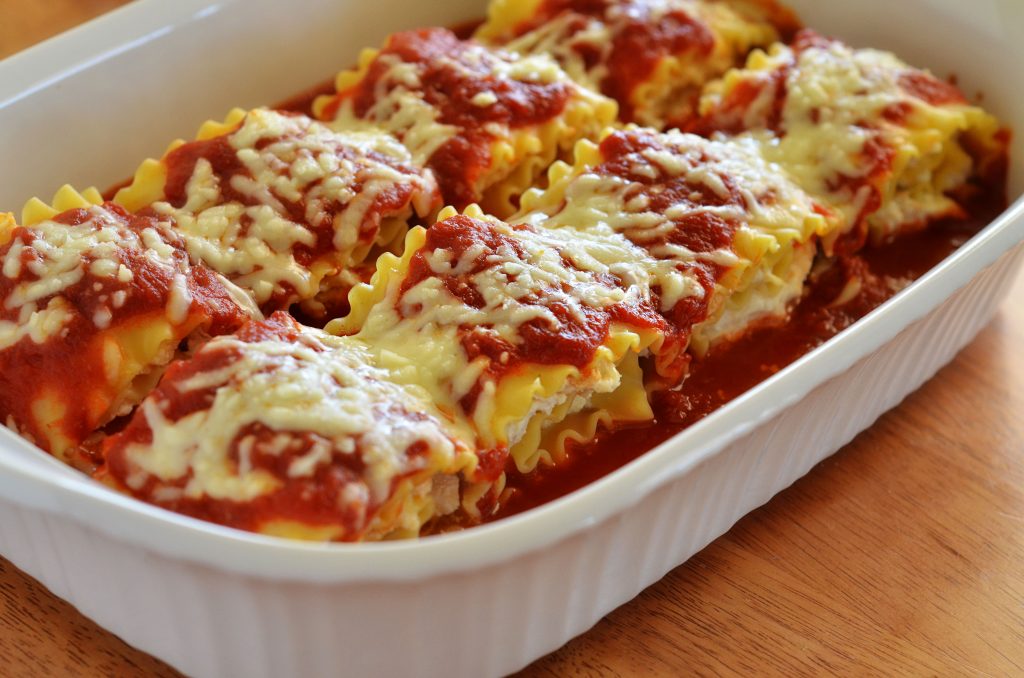 Margherita chicken lasagna rolls have everything you find in traditional lasagna- noodles, cheese, marinara and&nbsp;chicken. Life-in-the-Lofthouse.com