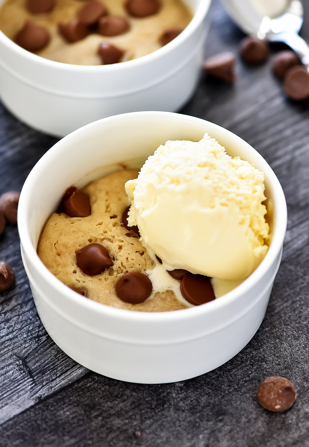 Single-Serving Chocolate Chip Cookie is a warm and delicious chocolate chip cookie for one. Life-in-the-Lofthouse.com