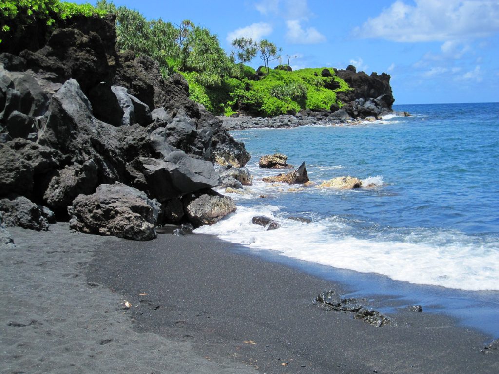 Black_Sand_Beach1_Maui