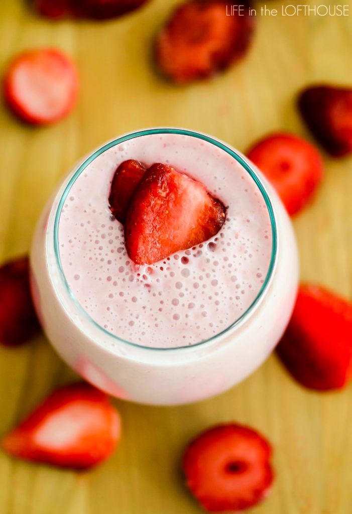 This smoothie is so light and full of banana and strawberry flavor. Life-in-the-Lofthouse.com