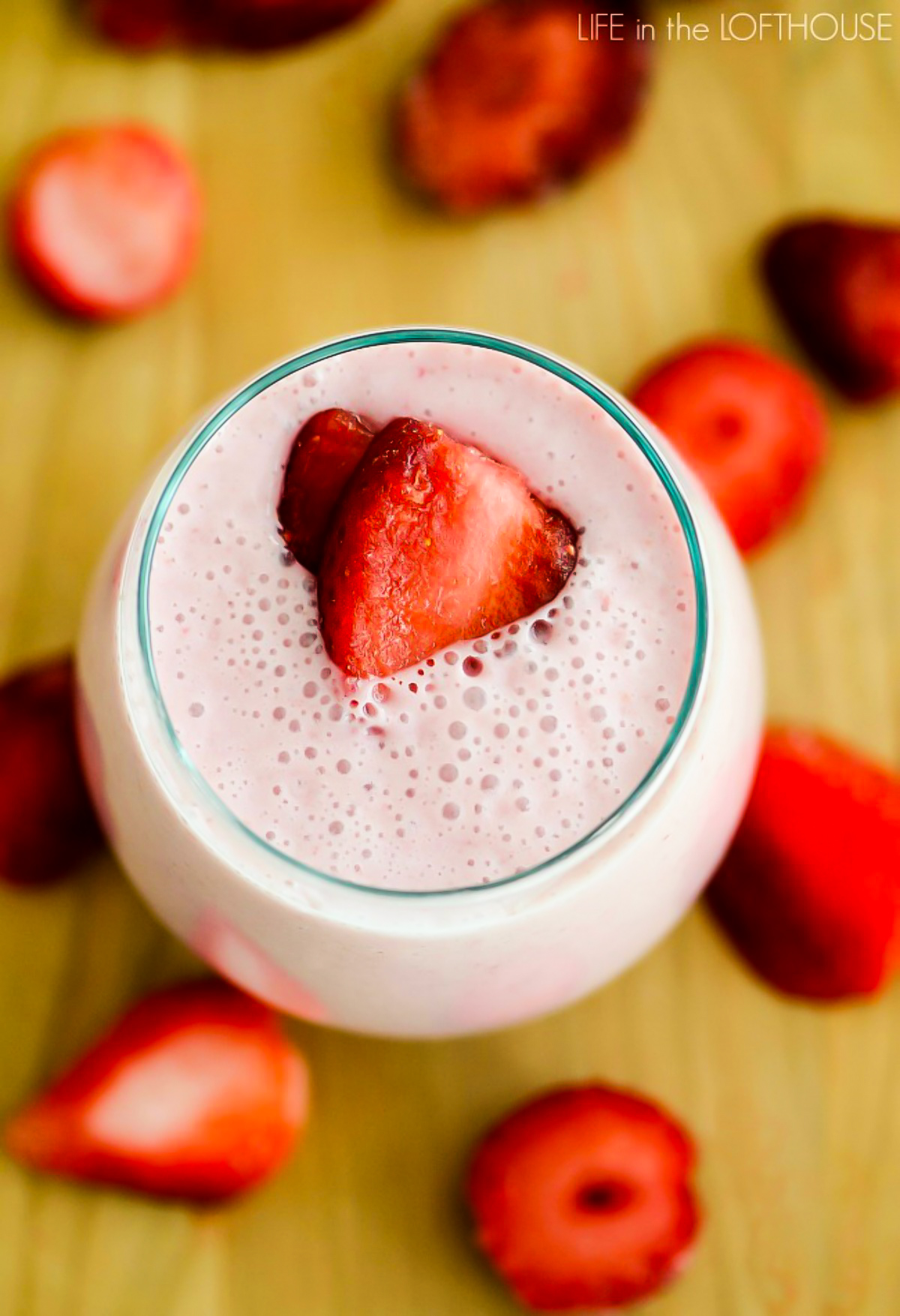 This smoothie is so light and full of banana and strawberry flavor. Life-in-the-Lofthouse.com
