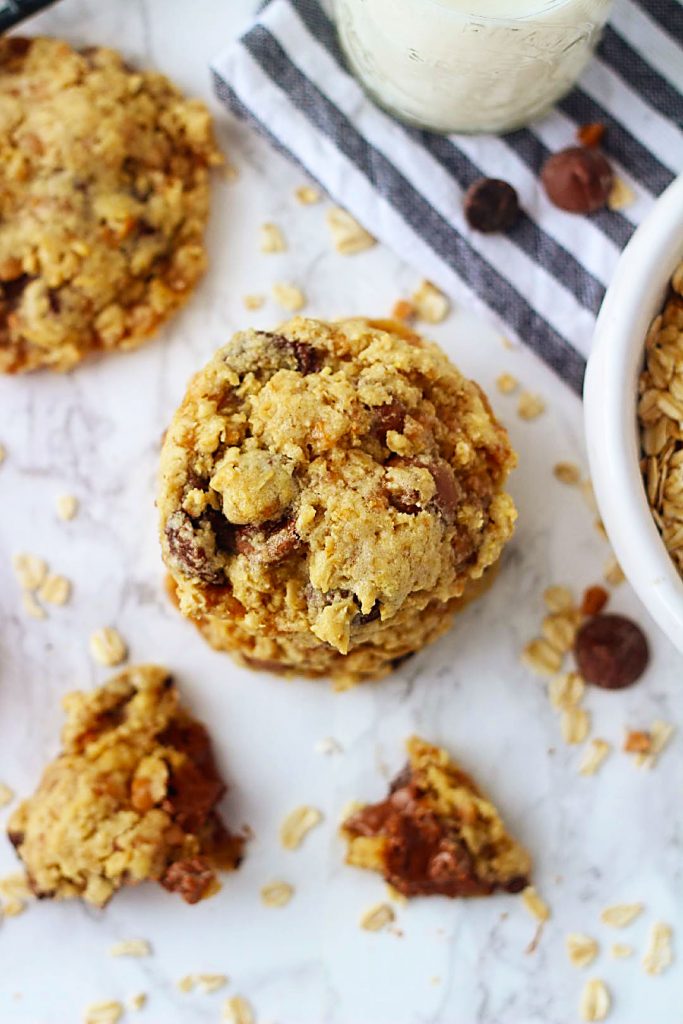 Oatmeal Toffee Chocolate Chip Cookies