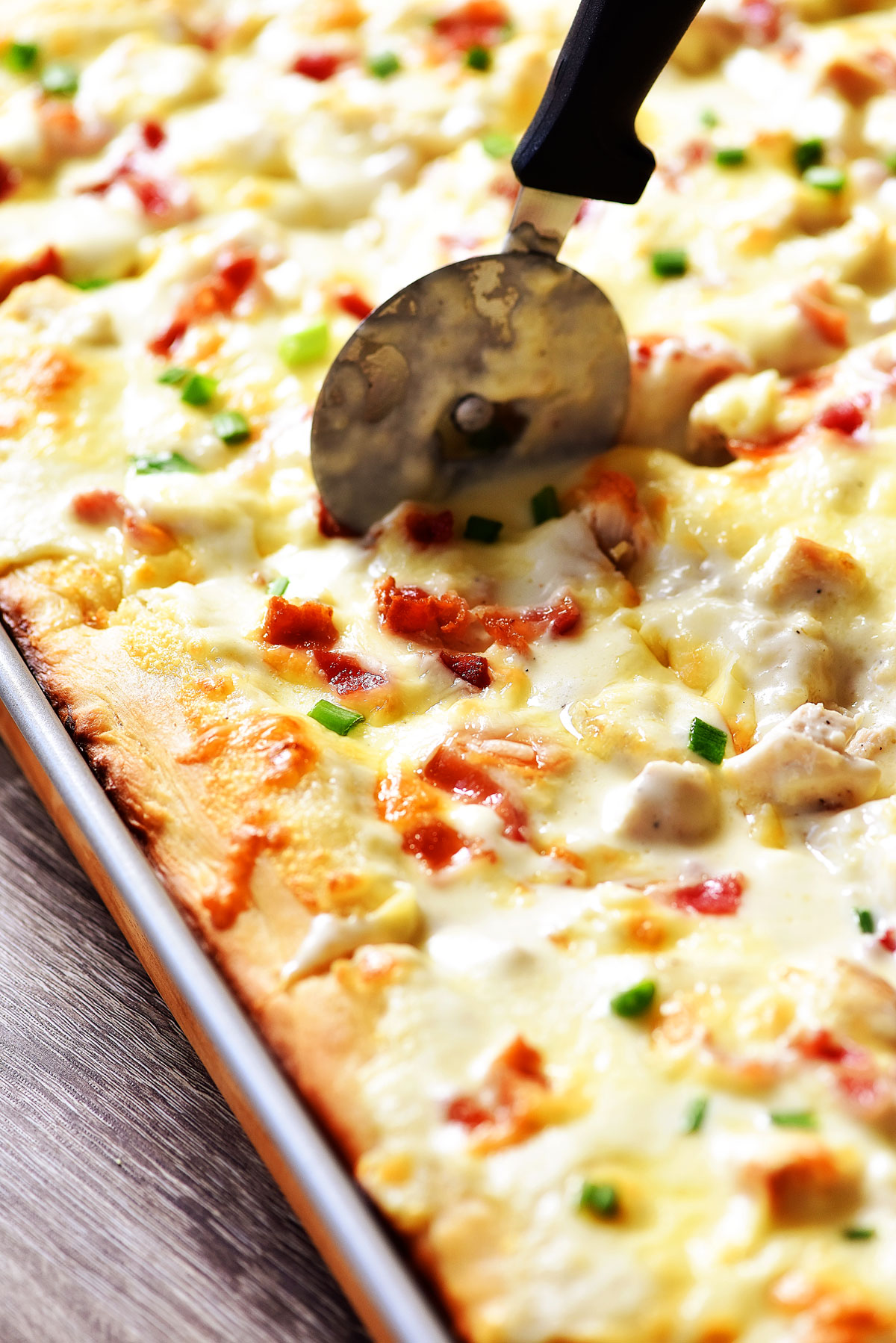 Sheet Pan Chicken Alfredo Pizza