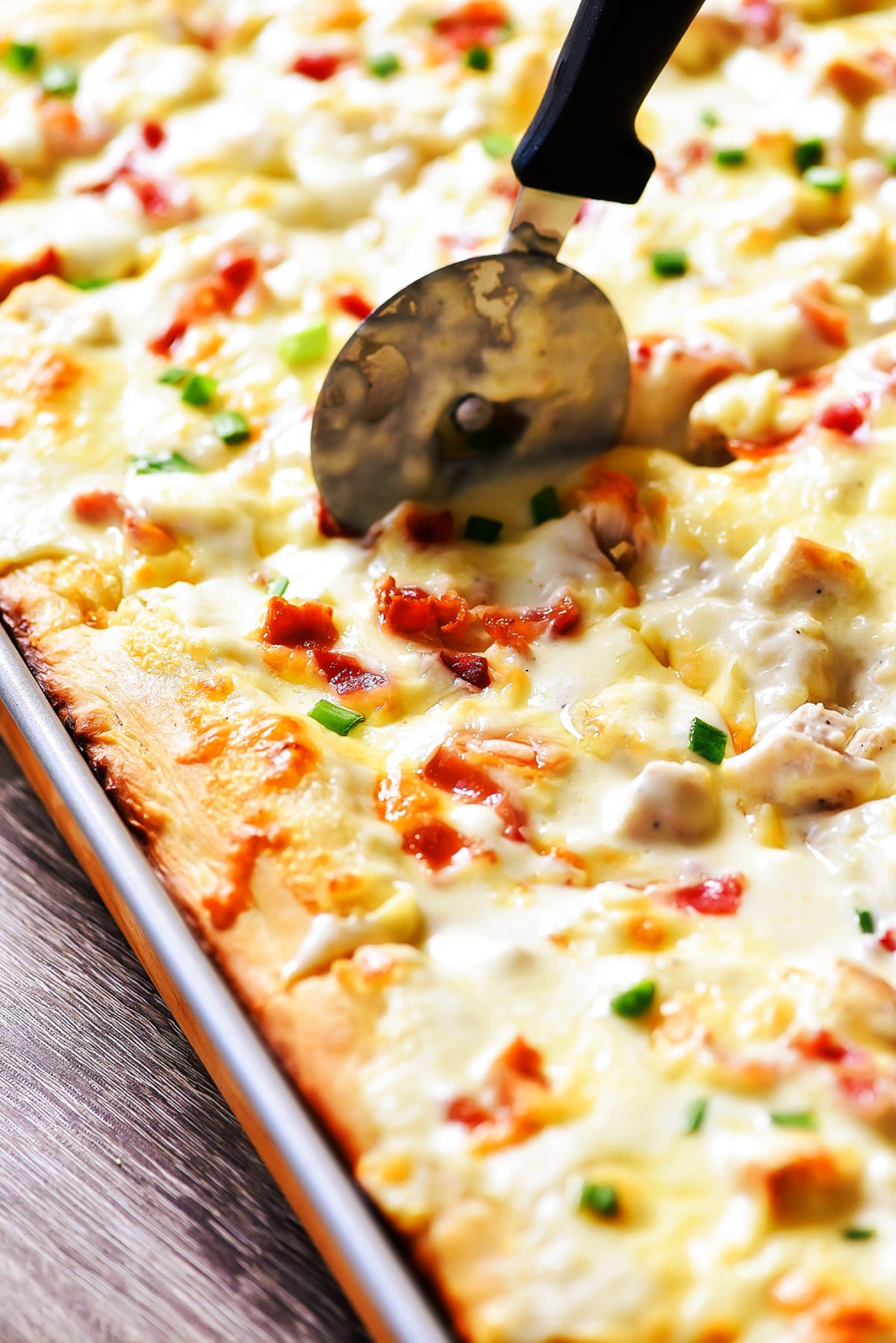 Chicken Alfredo Pizza