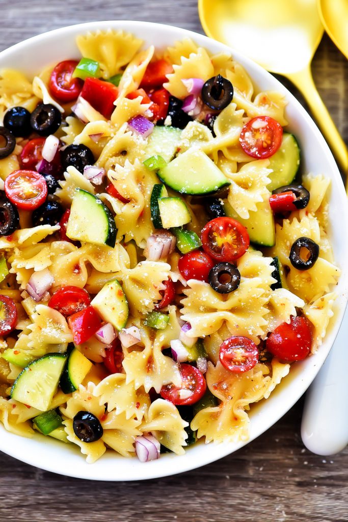 California Pasta Salad is a delicious pasta salad filled with fresh vegetables, Italian dressing and parmesan cheese. Life-in-the-Lofthouse.com