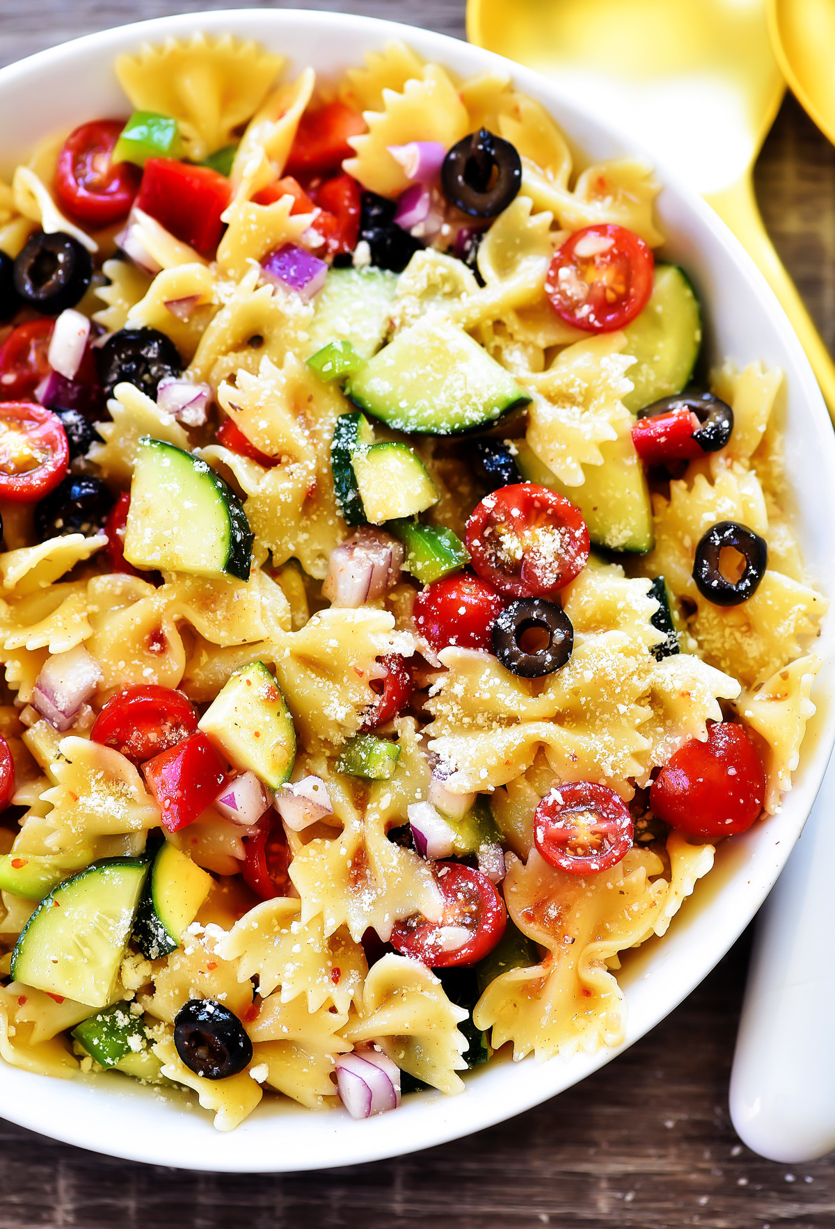 California Pasta Salad is a delicious pasta salad filled with fresh vegetables, Italian dressing and parmesan cheese. Life-in-the-Lofthouse.com
