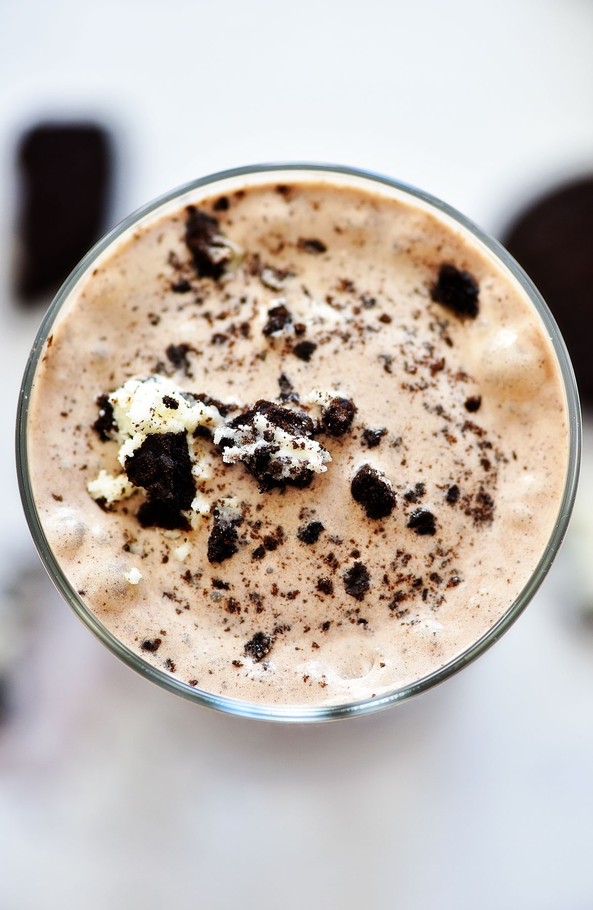 Oreo Milkshakes are a classic treat made with vanilla ice cream, Oreo cookies and hot fudge. Life-in-the-Lofthouse.com