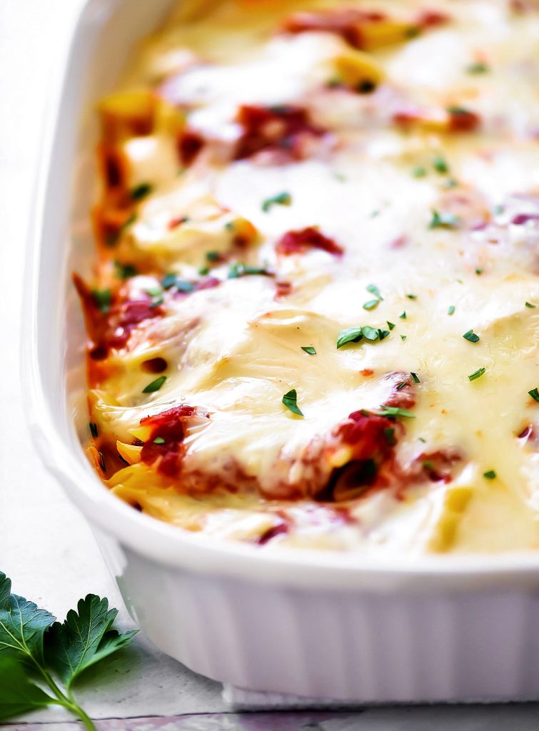 Red and White pasta is a delicious combination of Alfredo and spaghetti sauce with Penne noodles and lots of Mozzarella cheese. Life-in-the-Lofthouse.com