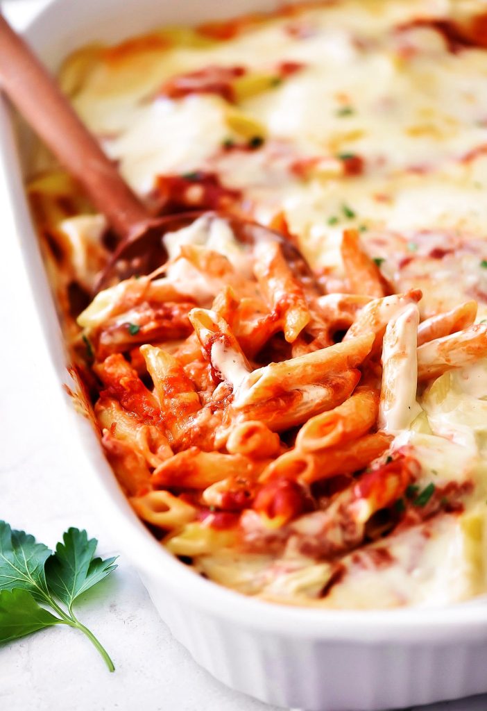 Red and White pasta is a delicious combination of Alfredo and spaghetti sauce with Penne noodles and lots of Mozzarella cheese. Life-in-the-Lofthouse.com