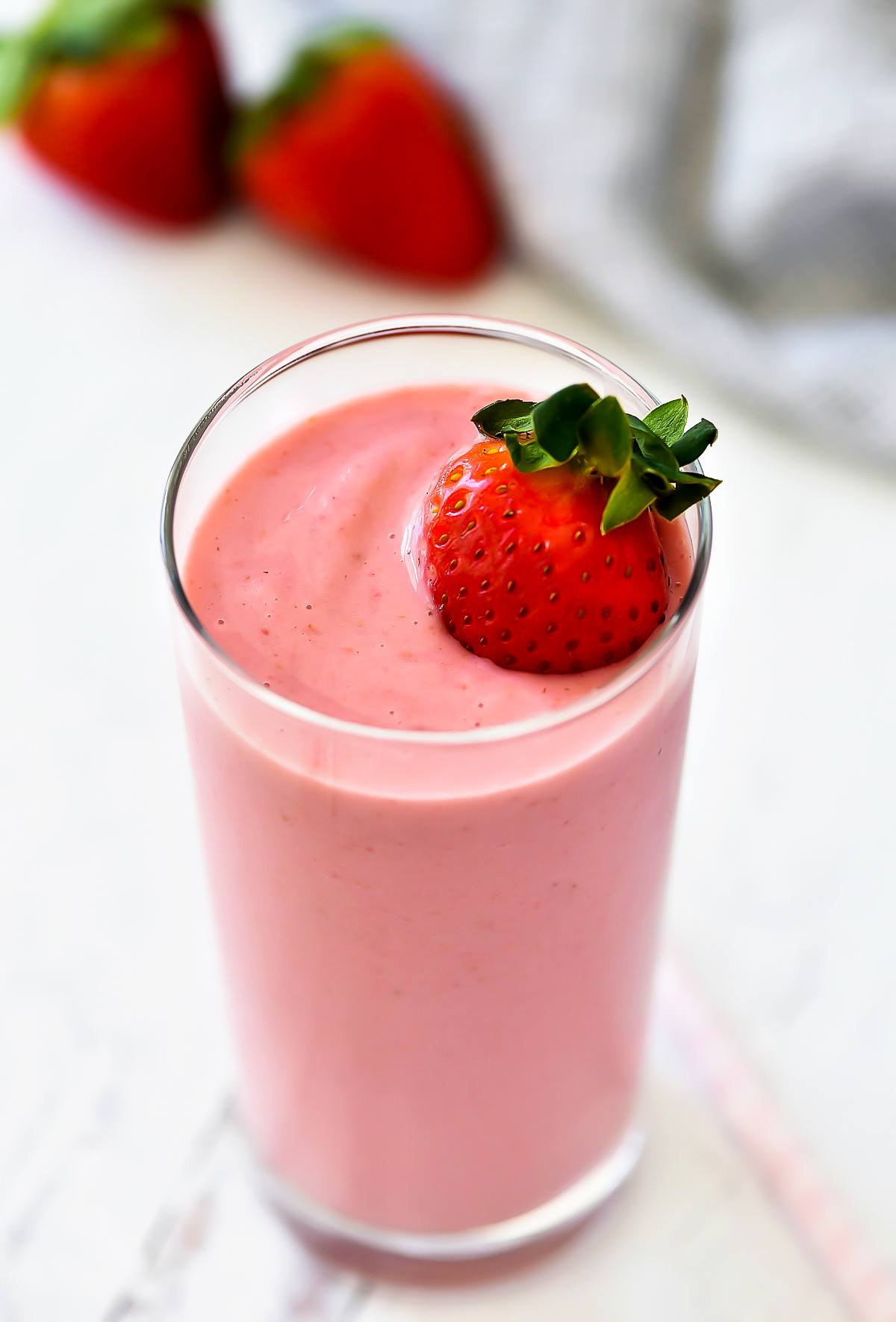Strawberry Smoothies are delicious frozen drinks with lots of strawberry flavor. Life-in-the-Lofthouse.com