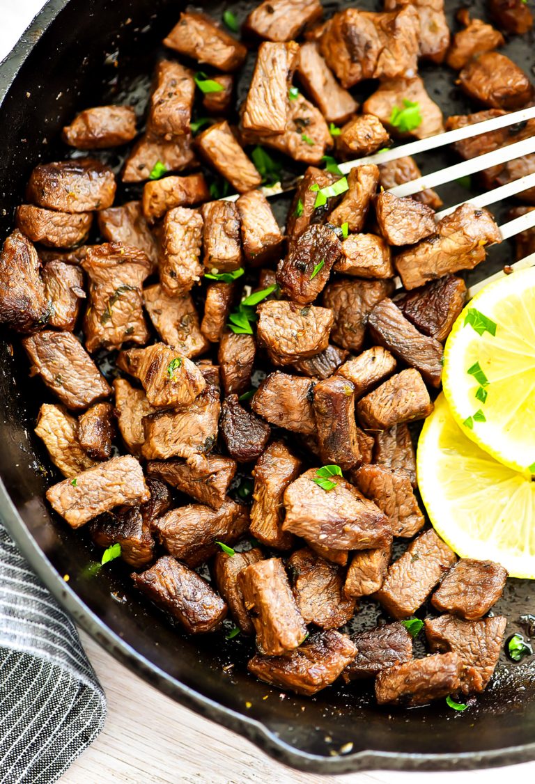 Lemon Garlic Steak Bites are tender and juicy pieces of steak packed with lemon and garlic flavors. Life-in-the-Lofthouse.com