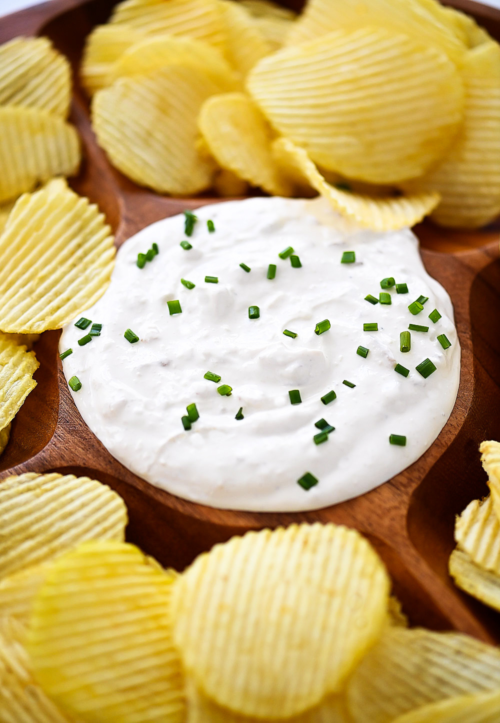 French Onion Dip is a creamy dip bursting with onion flavor. Life-in-the-Lofthouse.com