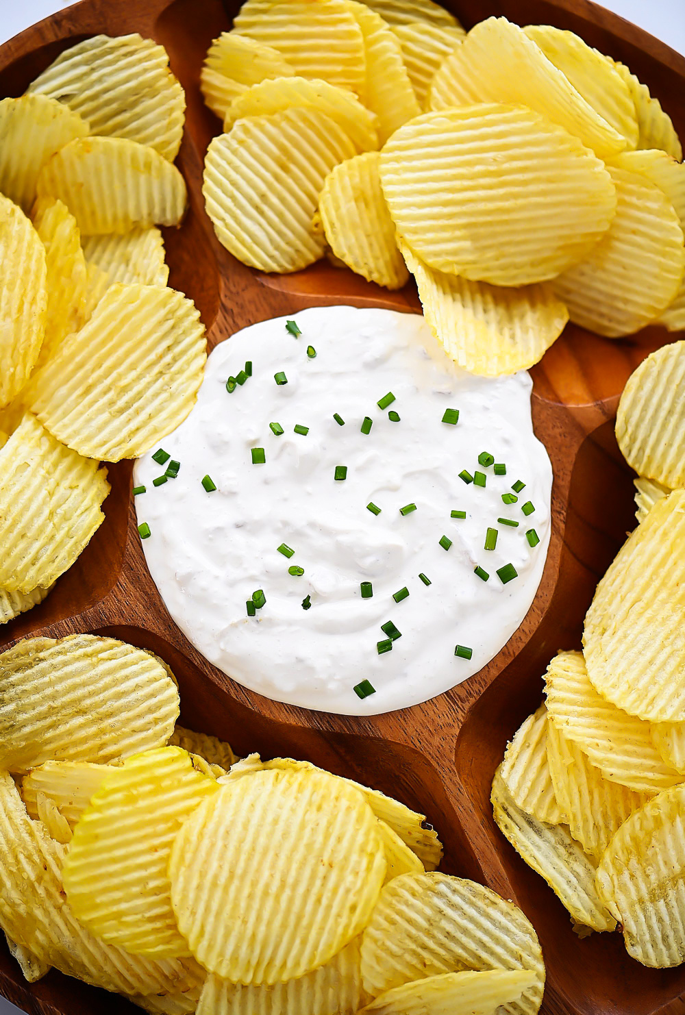 French Onion Dip is a creamy dip bursting with onion flavor. Life-in-the-Lofthouse.com