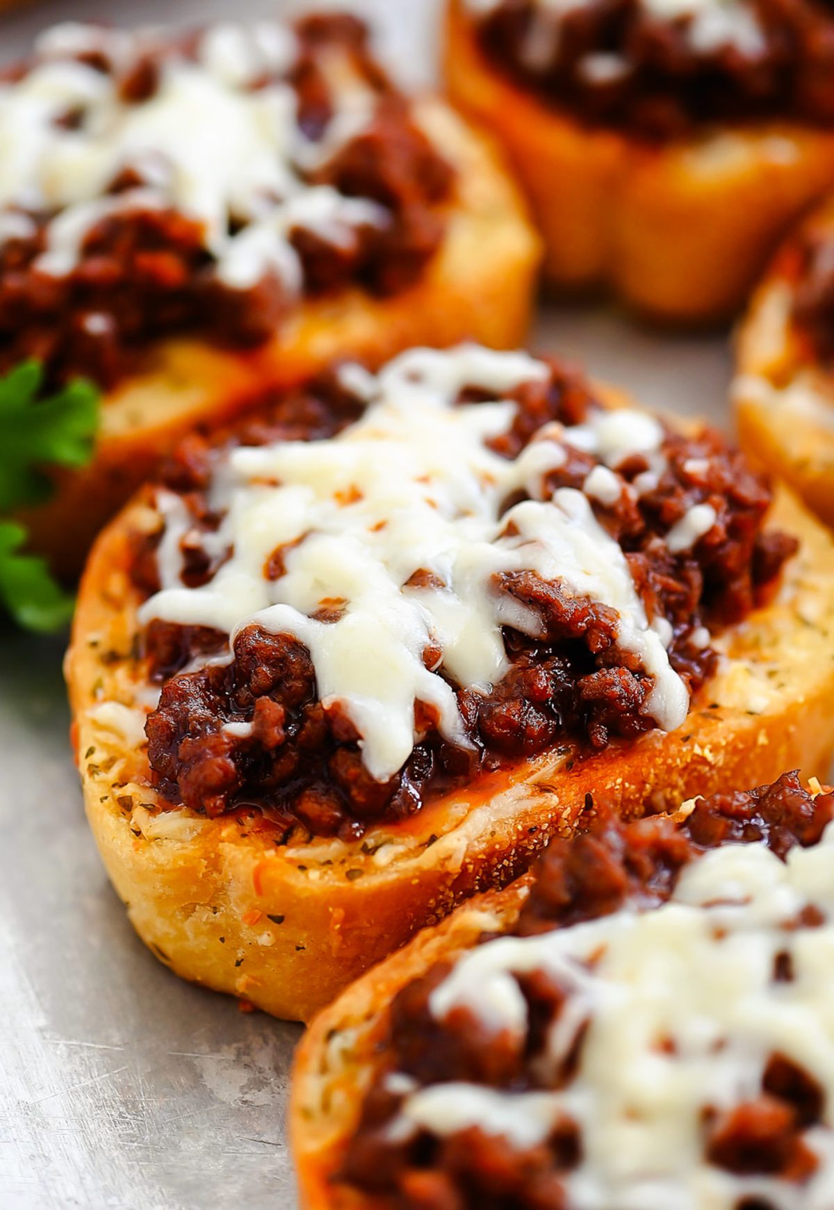 Sloppy Joes on Texas Toast Garlic Breads
