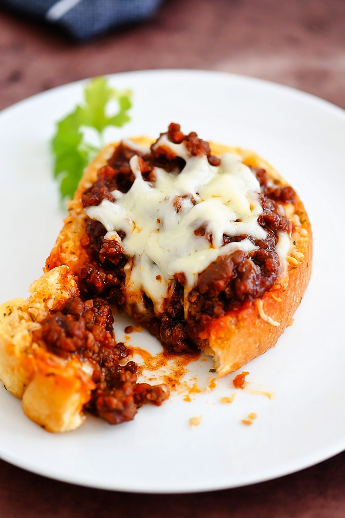 Sloppy Joes on Texas Toast Garlic Breads
