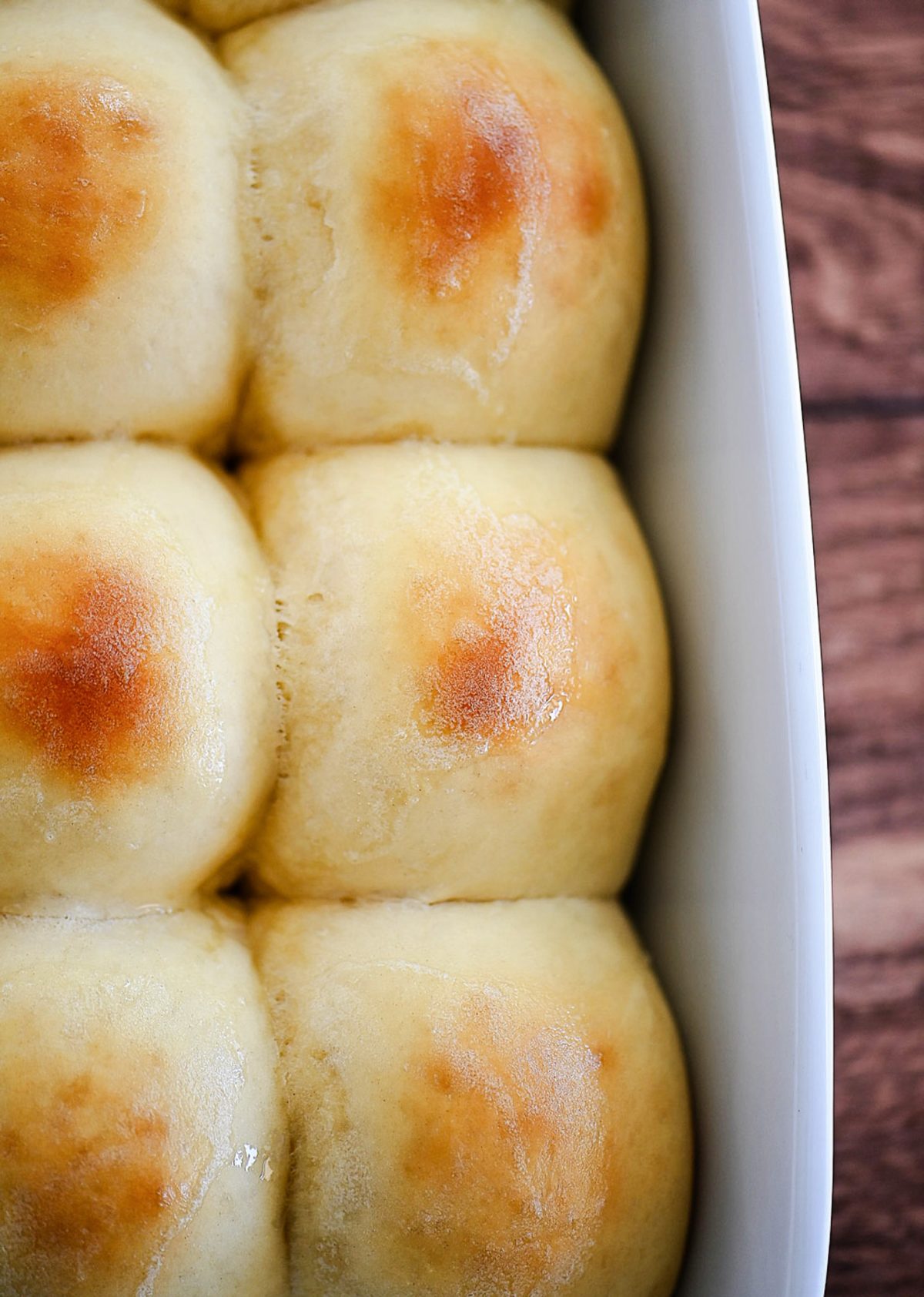 The Best Dinner Rolls are buttery, soft rolls that make the perfect addition to dinner. Life-in-the-Lofthouse.com