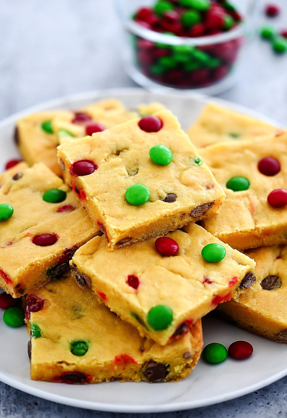 Cake Mix Cookie Bars&nbsp;are soft, chewy and loaded with chocolate chips and M&M's. Life-in-the-Lofthouse.com