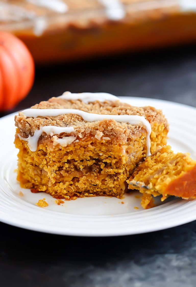 Pumpkin Spice Cake with Cinnamon and Brown Sugar Crumb Topping.