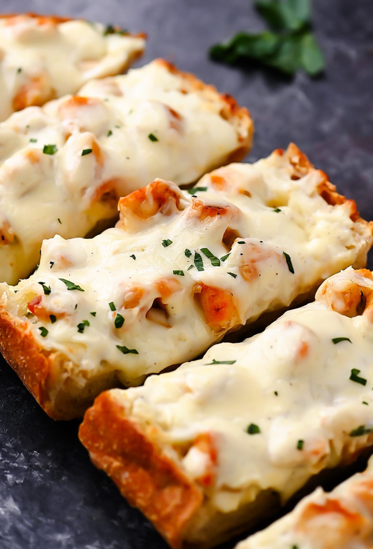 Chicken Alfredo Garlic Bread