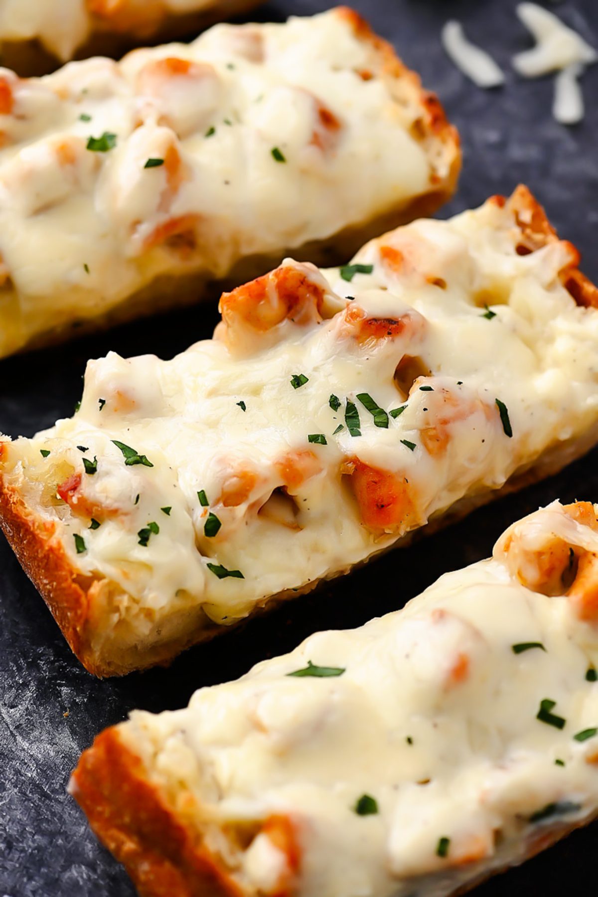 Chicken Alfredo Garlic Bread